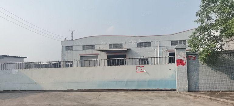 独门独院2200平钢构厂房低价出租园区空地大形象好交通方便