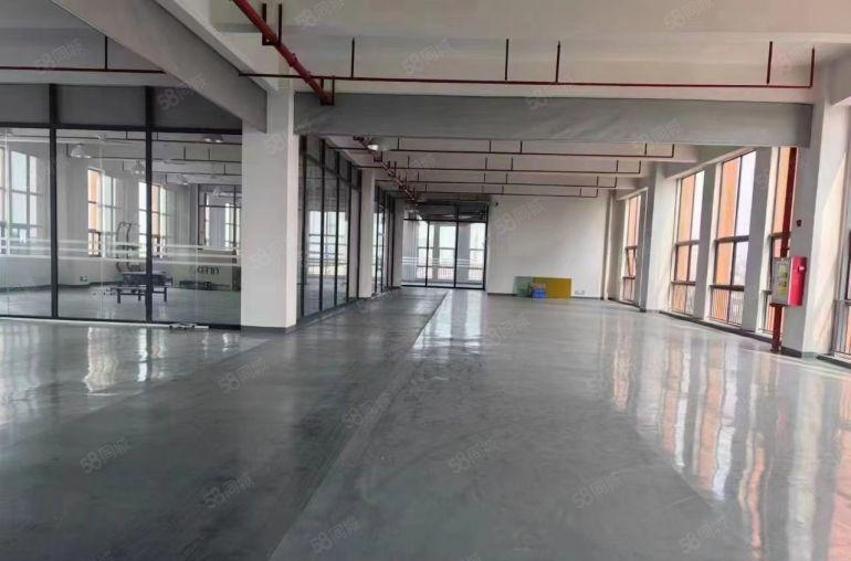 厚街新出楼上1500平米，全新厂房！带地坪漆，现成装修办公室