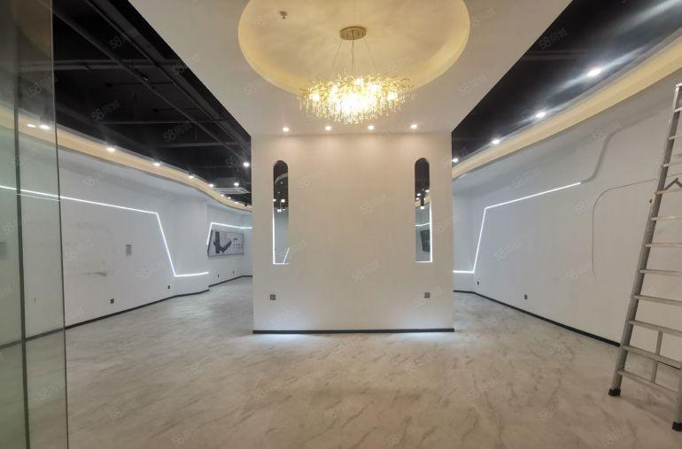 东莞厚街镇豪华装修厂房，免费送1000平露天，水电齐全。