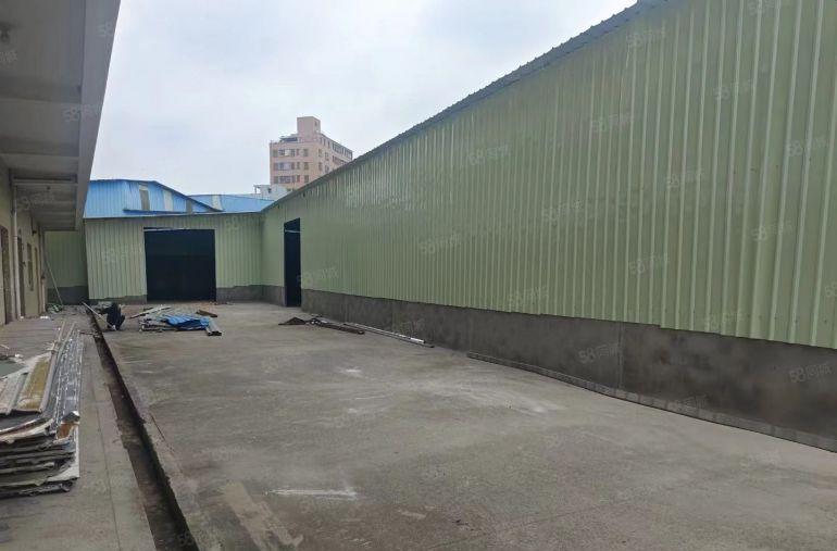 厚街推出独院钢构900平和小面积标准厂房，大小车可随意进出！