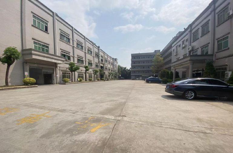 东莞厚街园区楼上精装厂房，现成装修水电齐全，园区形象好干净
