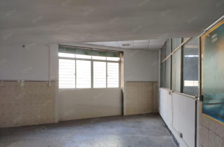 厚街三屯原房东一楼800平厂房出租仓库出租，水电办公室齐全