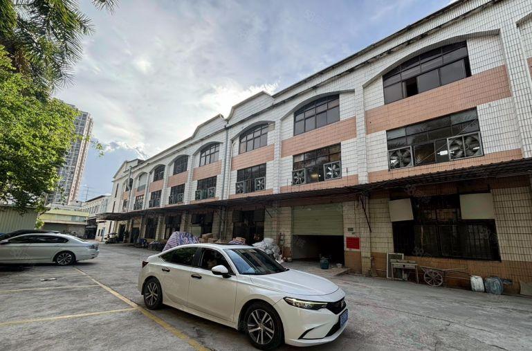 厚街三屯原房东带装修一楼厂房出租800方，水电齐全