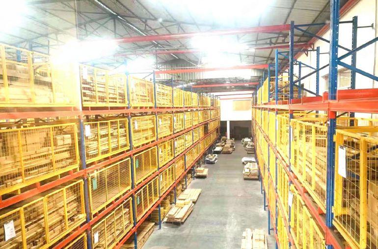 厚街镇独门独院，现成家具展厅水电齐全，有家具油性喷油环评