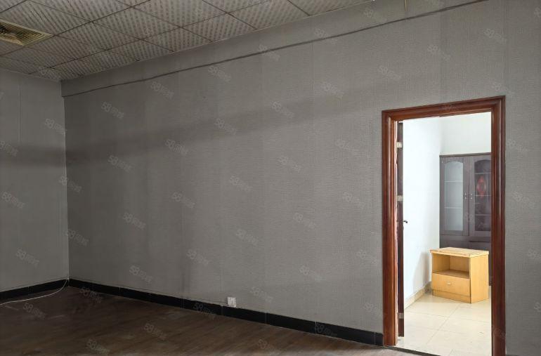 厚街寮厦园区厂房3楼1000平方现成水电办公室适合各行各业