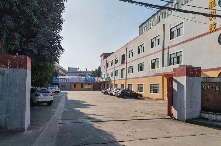 厚街小独院1000平8.8元每平出租，空地大，马路边！