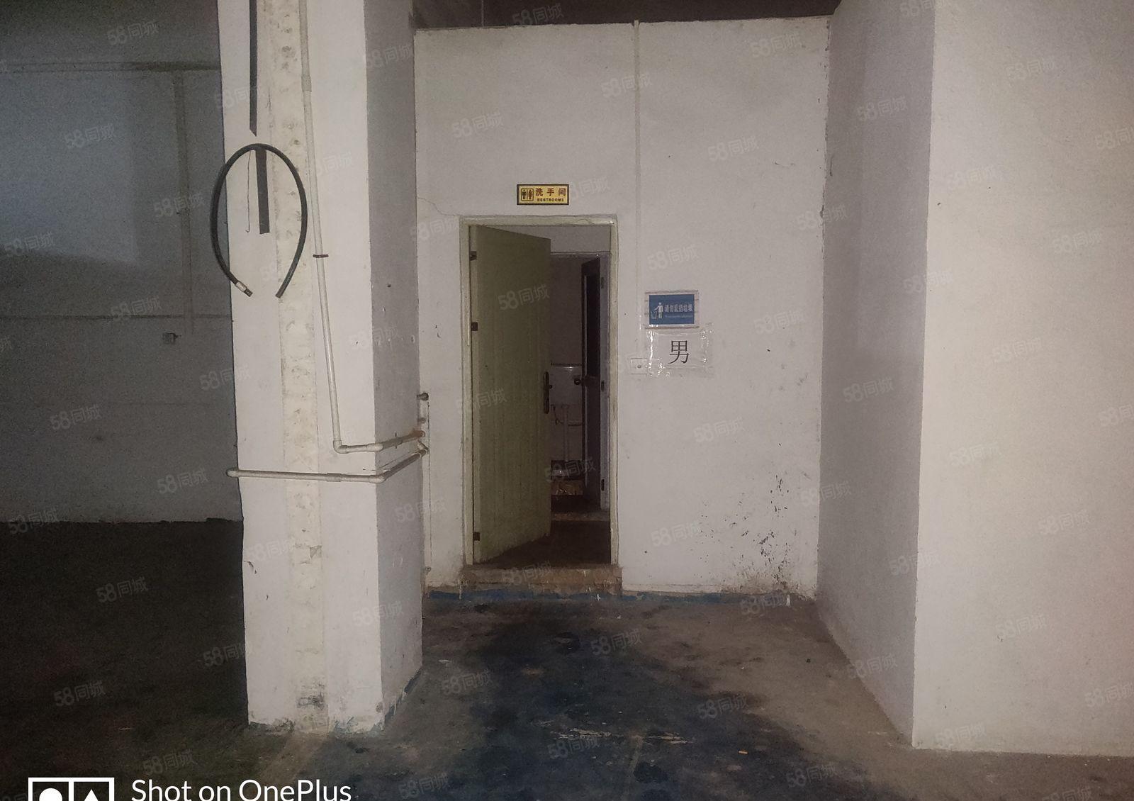 厚街新出标准厂房650平，园区大好停车，价格便宜适合各行各业