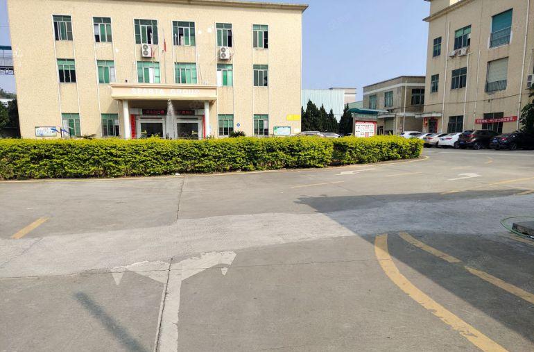 横岗水库新出标准一楼500平厂房出租带装修可办环评空地大可分