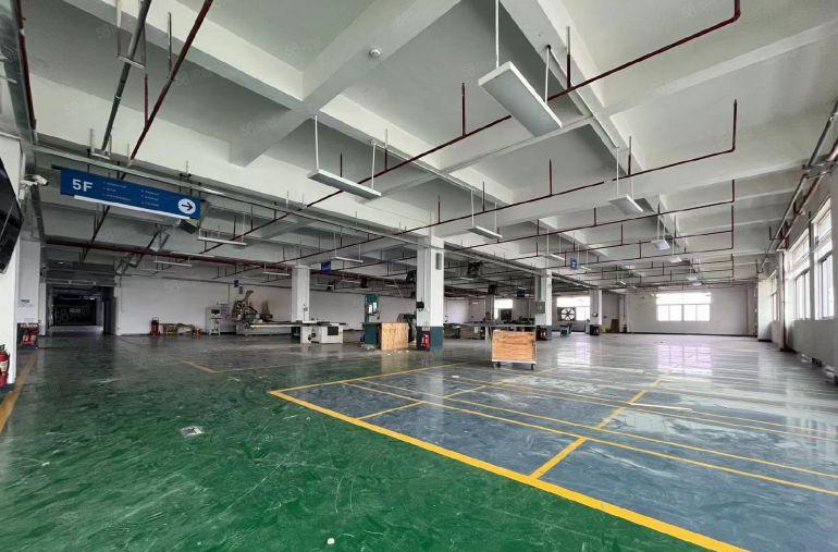 厚街低价推出独院厂房，马路旁，交通方便！