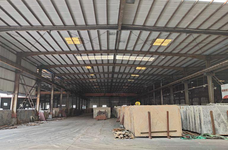 现成6部行车单一层厂房出租 滴水8米 适合各种行业