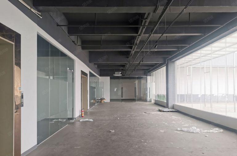 东莞厚街镇豪华装修厂房，免费送1000平露天，水电齐全。