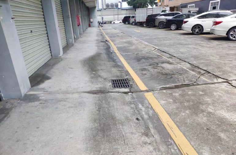 厚街镇新出1300平标准厂房独门独院出租，7米高，水电全