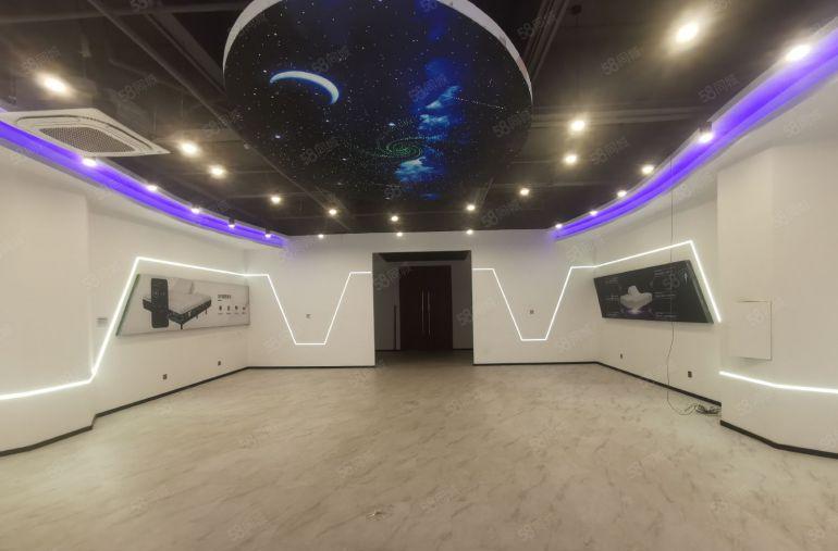 东莞厚街镇楼上现成装修厂房，免费送1500平露台，园区形象好