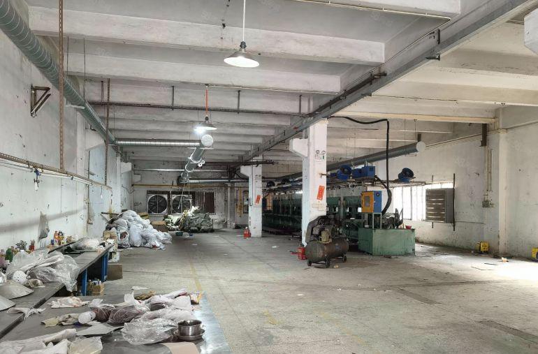 厚街涌口工业园标准厂房出租一楼1000平现成水电精装修办公室