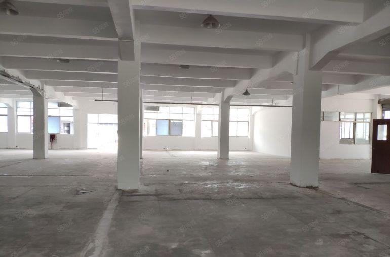 厚街一楼1500平厂房出租仓库出租，可以分租主线到车间空地大