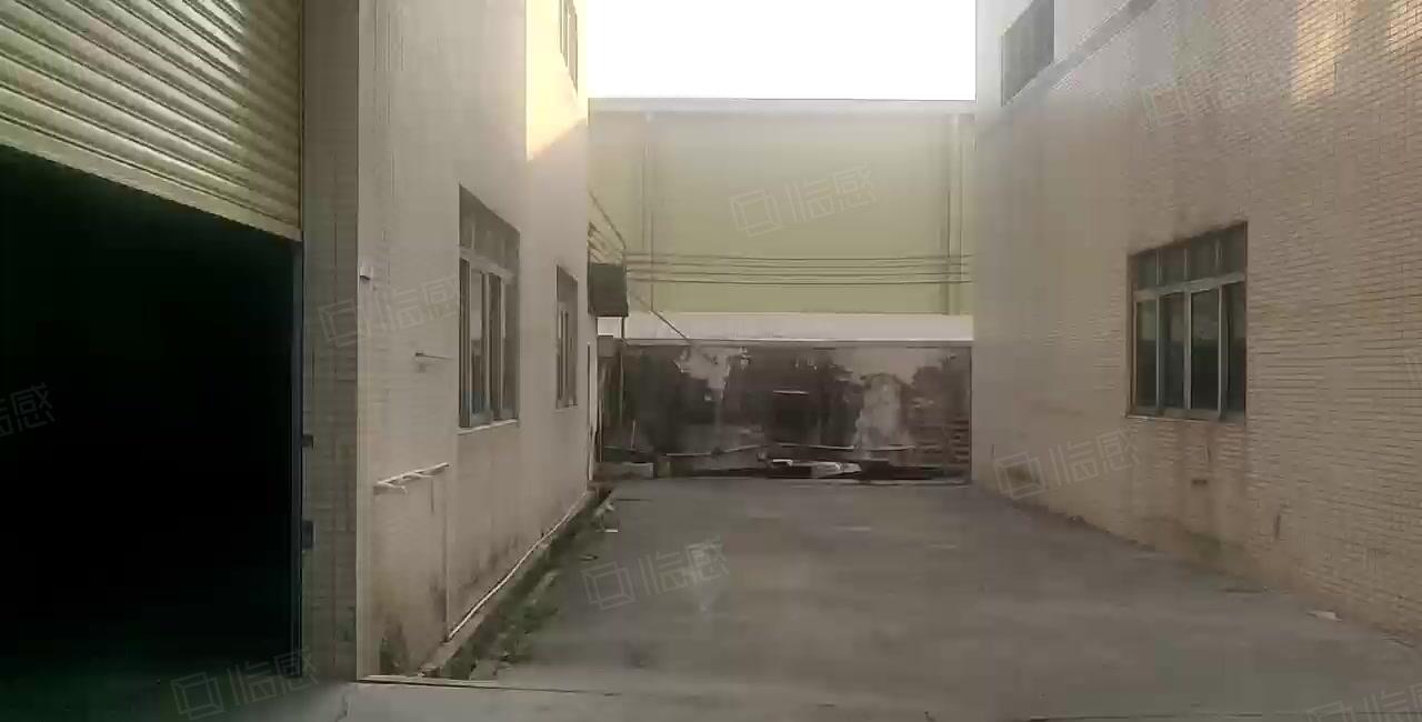 厚街新出单一层厂房，适合各行各业，无柱子，能进大车，空地大