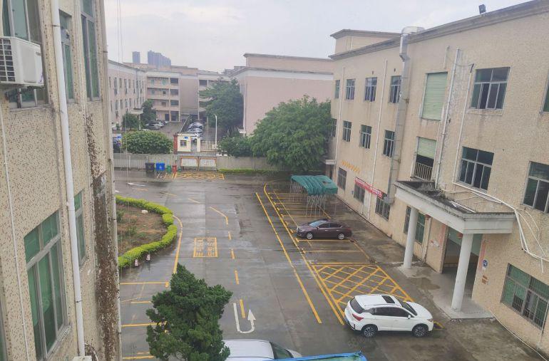 横岗水库新出标准一楼500平厂房出租带装修可办环评空地大可分