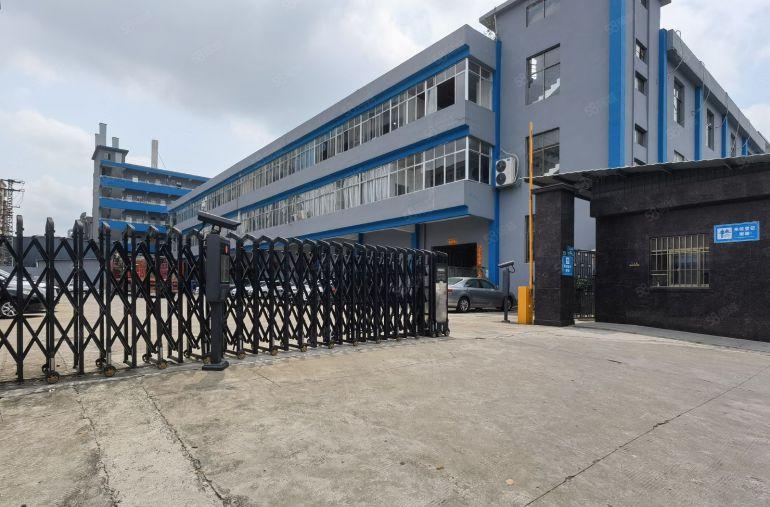 厚街三屯独院厂房一二楼整层分租自带精装办公水电每层2600平