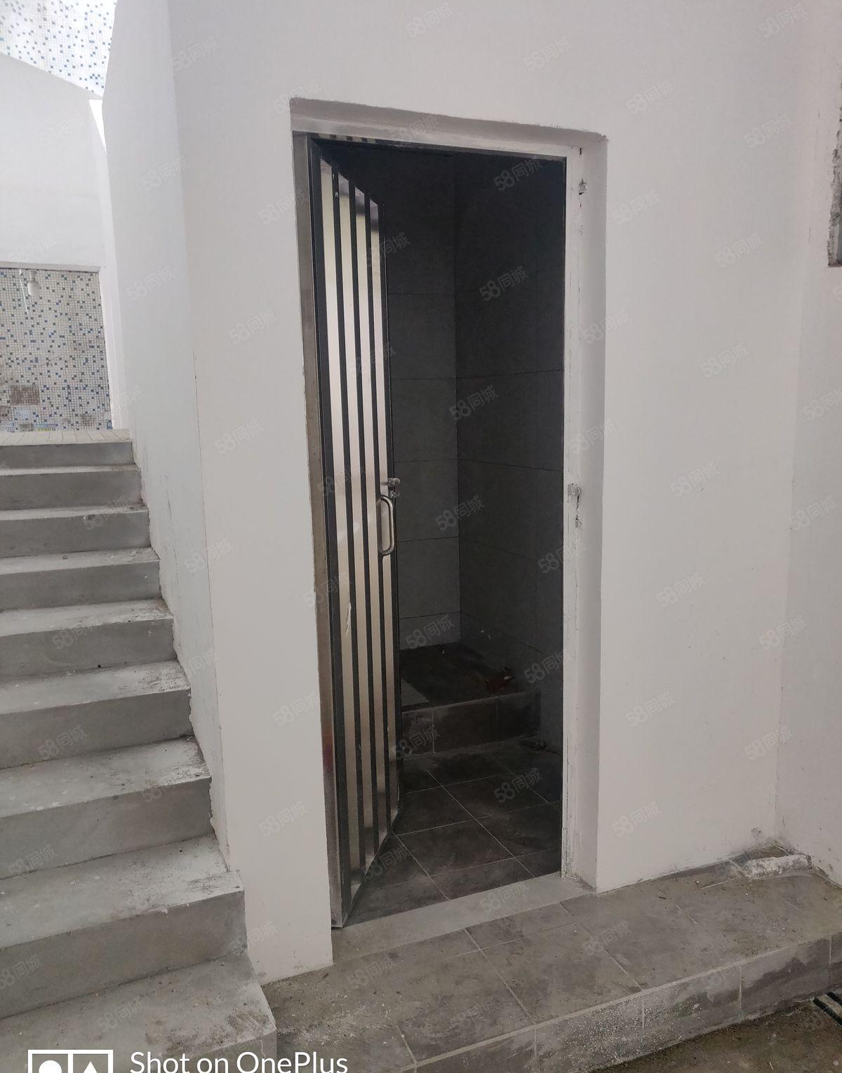 厚街新出，钢构厂房1100平，适合各行各业，进出方便交通便利