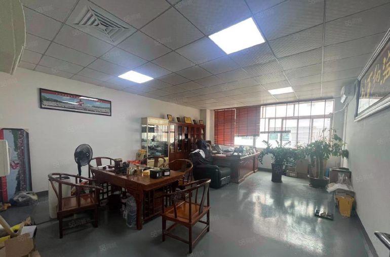 塘厦石鼓楼上精装修900平不要转让费，形象超好3吨货梯带喷淋