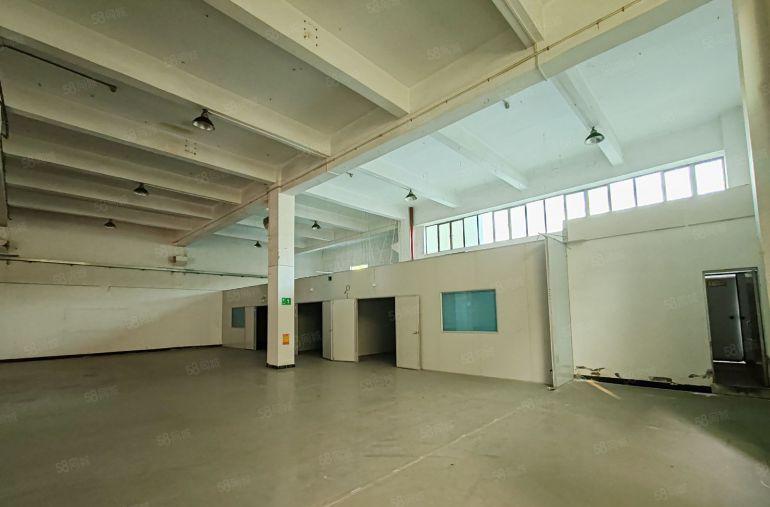 塘厦园区标准厂房一楼950平，带装修办公，带牛角价格优惠出租