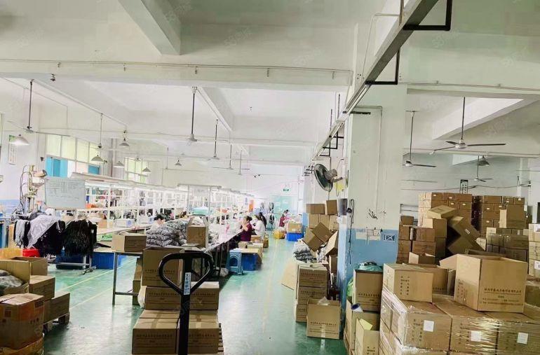 塘厦镇科苑城新出9成新标准厂房一楼整层1800平方带装修出租