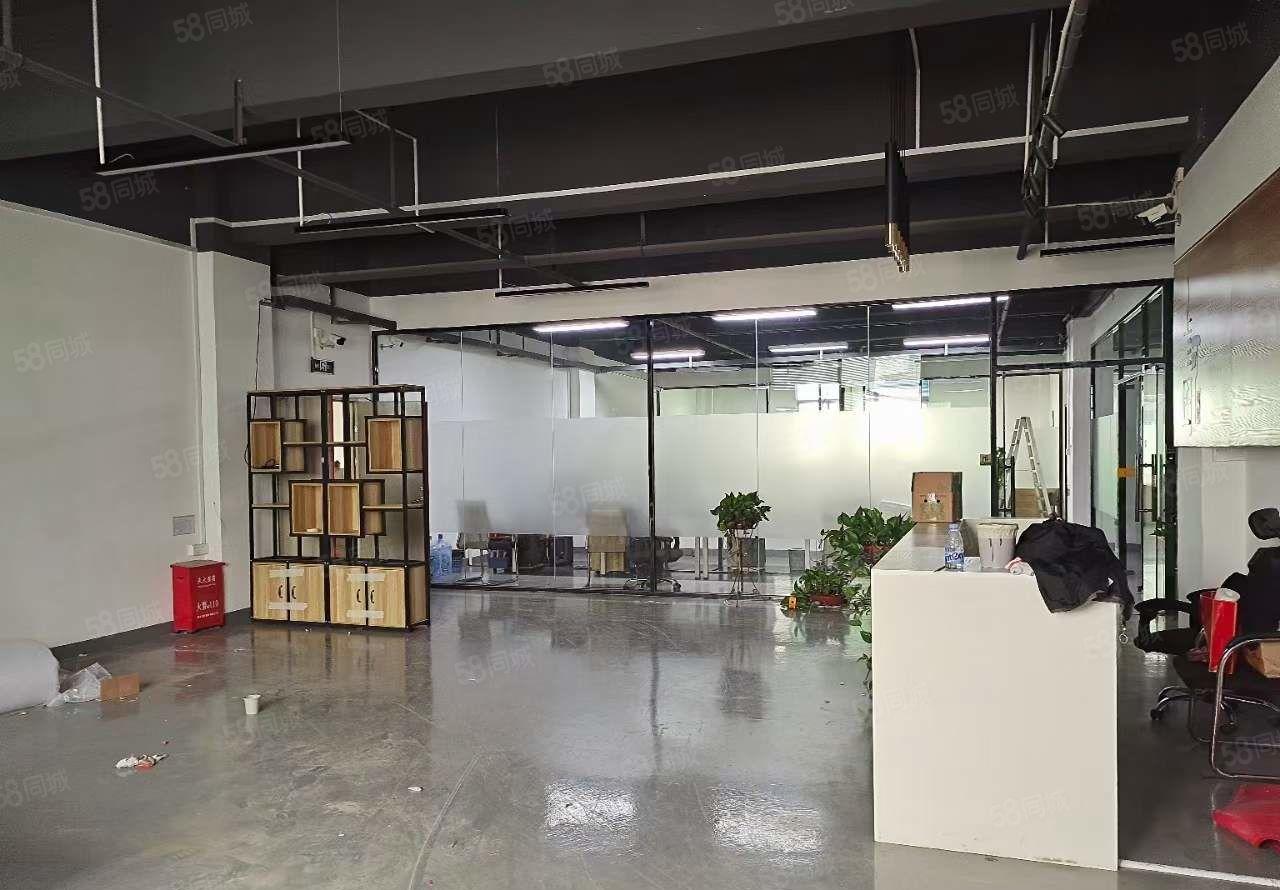 厂房位于塘厦沙湖临深处，面积2500平方，原房东，有办公室装