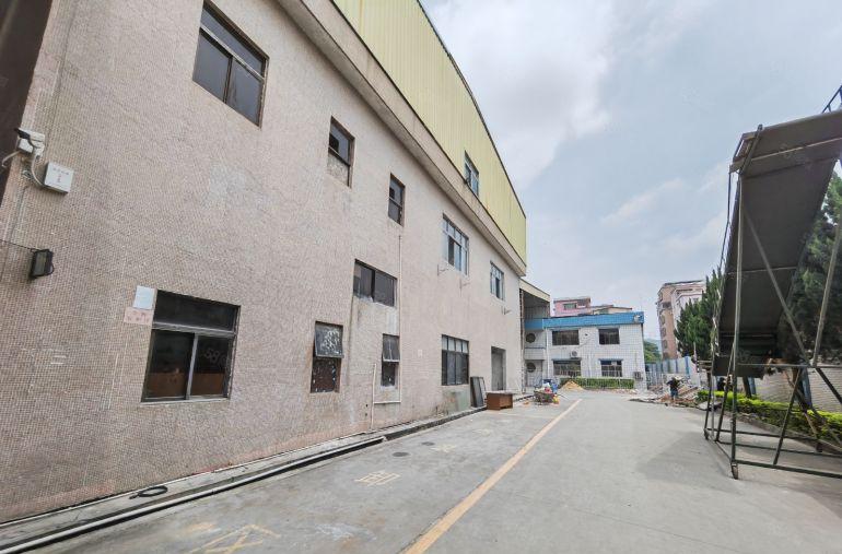 塘厦龙背岭1至3楼10200平厂房出租，可整租可分租，空地大