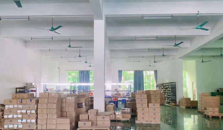 塘厦林村工业区新空楼上500平标准厂房，精装修办公地坪漆出租