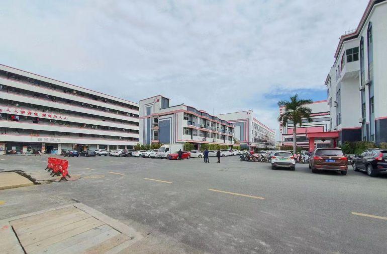 塘厦龙背岭工业区2楼1000平方精装修办公室厂房出租水电齐全