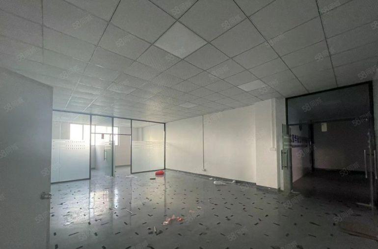 塘厦高速路口楼上标准厂房精装修650平，水电齐全独立隔间办公