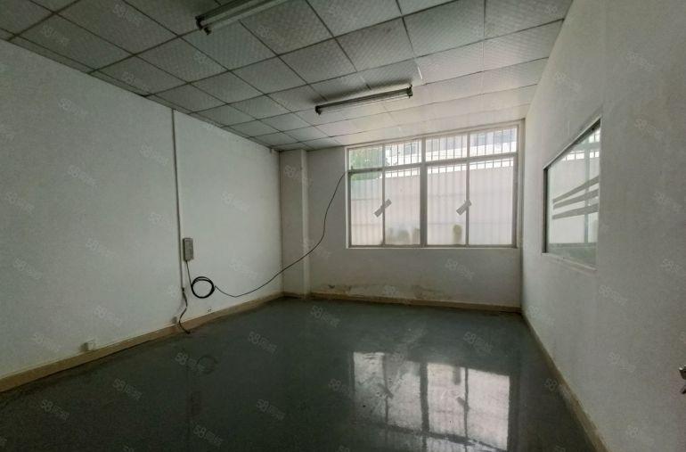 塘厦科苑城独院一楼890平厂房出租，近高速可进大车环评秒过