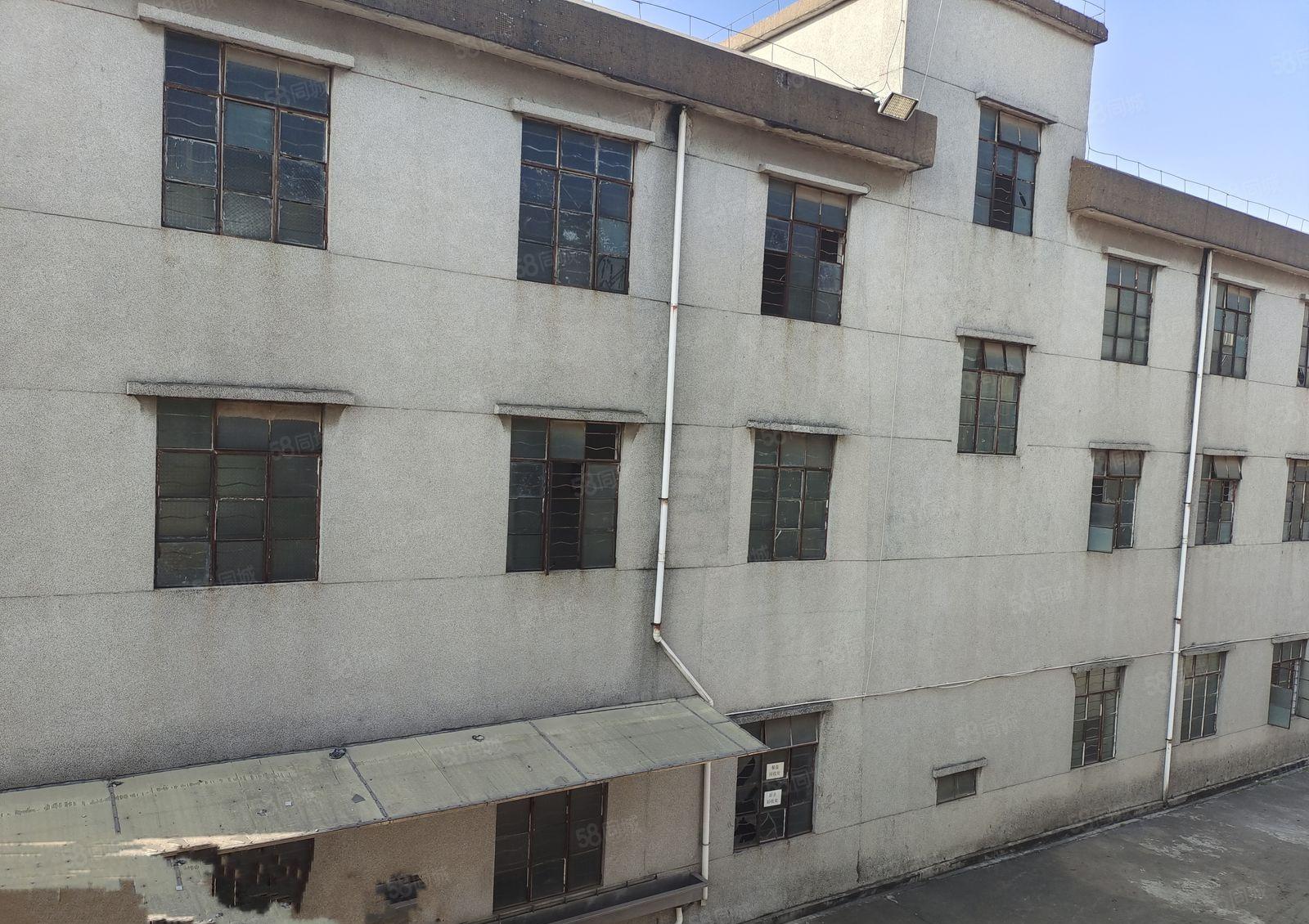 塘厦独门独院厂房出租，面积是4425平方，可整租可分租