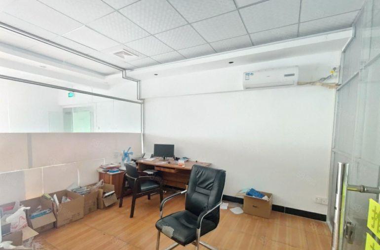 塘厦林村园区厂房出租，实际面积1100平带木地板装修无转让费