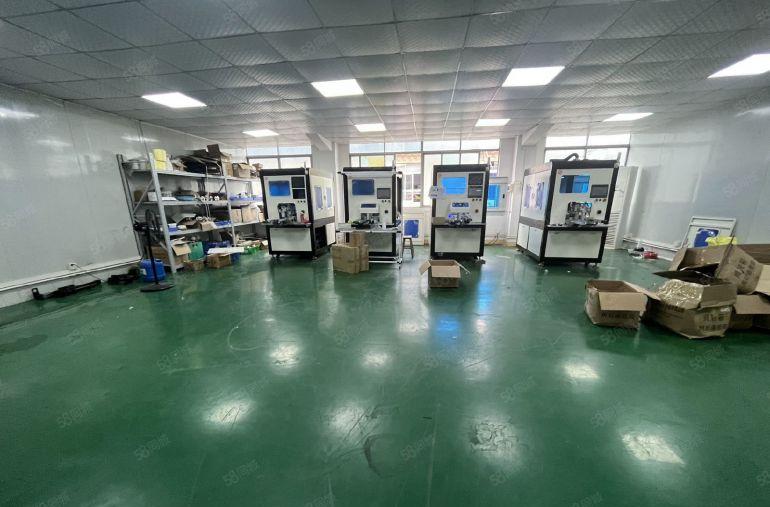 塘厦莲湖标准3楼800平方，实际面积出租，现成水电到车间！