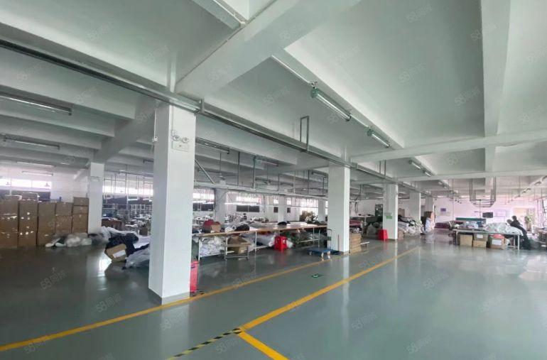 塘厦沙湖高速二楼厂房1700平，现成装修行业不限电梯3吨出租