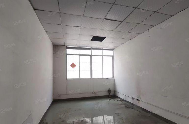 塘厦大坪独院标准1楼680平方，高度6米，丙二类消防齐全！