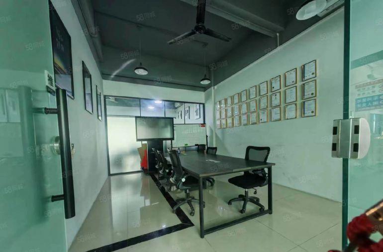 塘厦石鼓新出楼上2000平厂房仓库出租，现成精装修，水电齐全