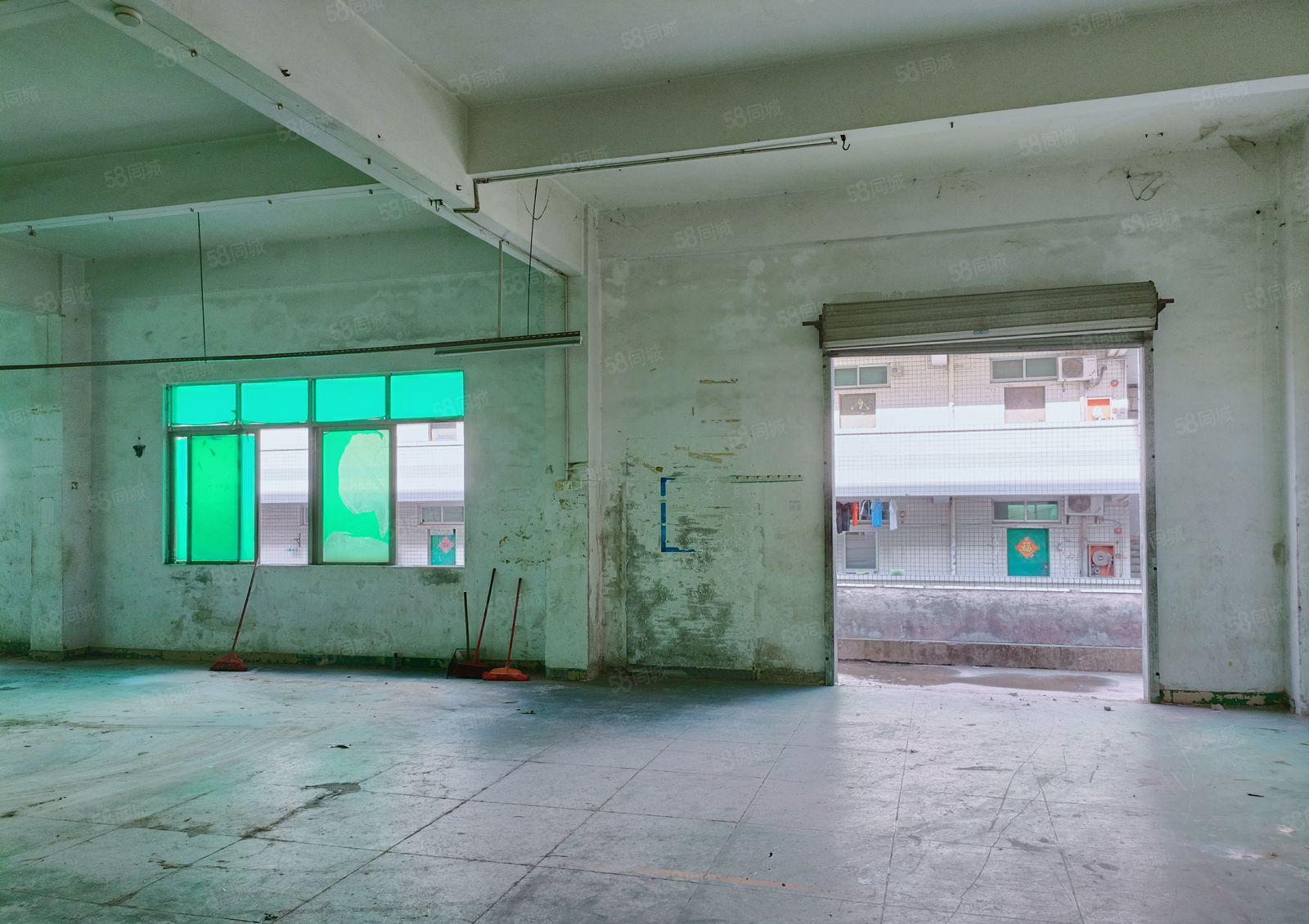 塘厦石鼓新出楼上3000平厂房出租，有办公室，园区空地大