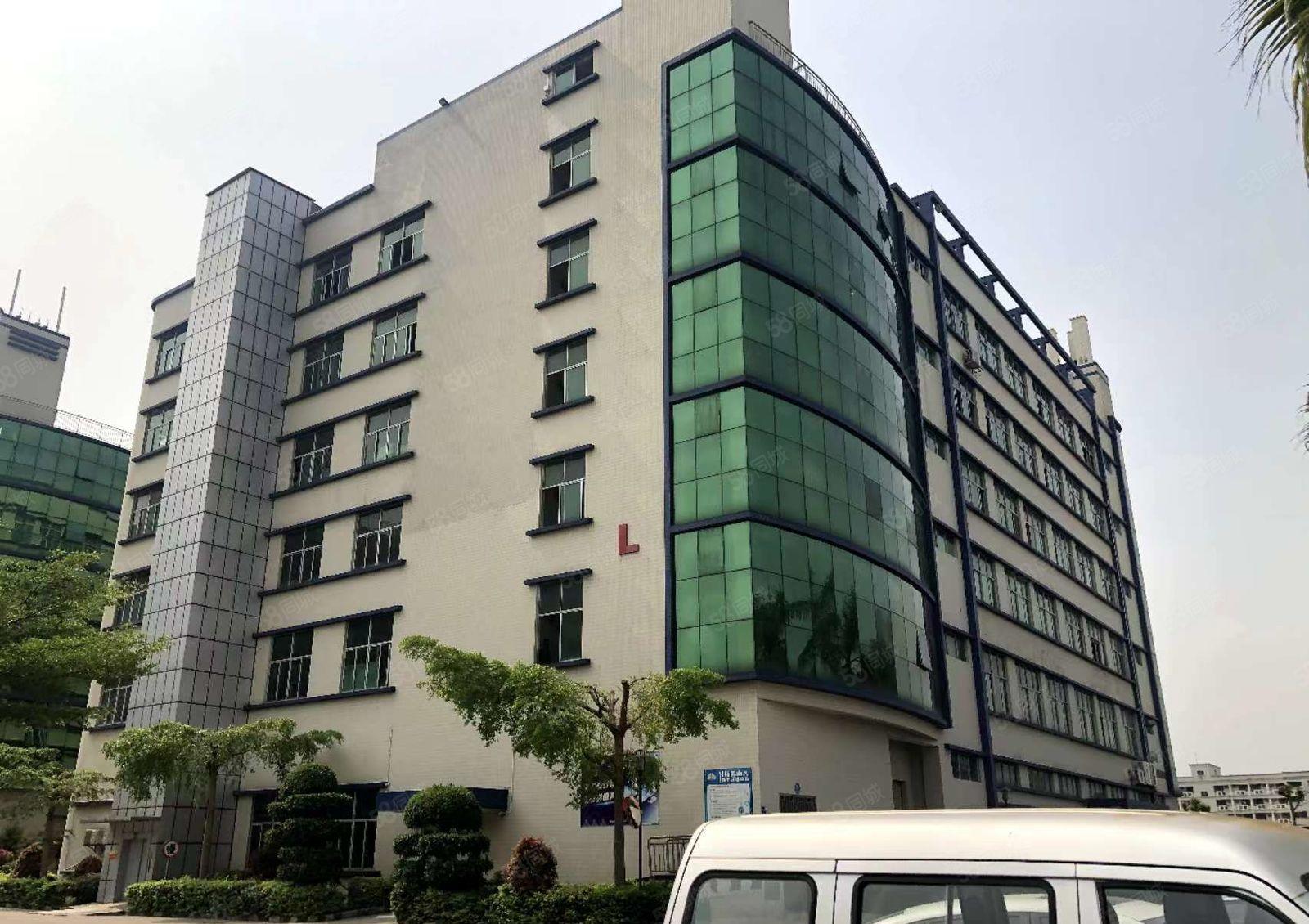 塘厦大坪新出楼上一整层5000平厂房仓库出租，靠深圳交通方便