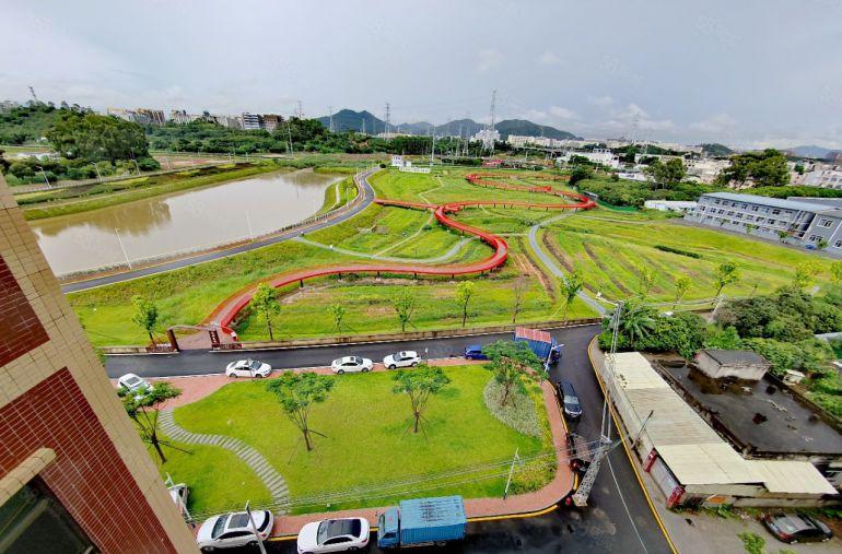 凤凰岗社区花园式厂房靓盘出租厂房500平，四面采光大货梯