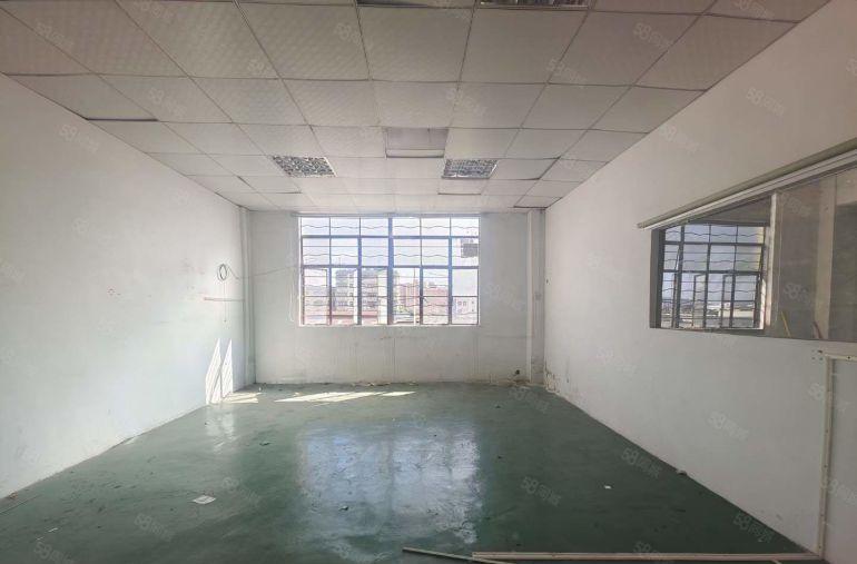 塘厦林村附近标准厂房楼上580平现成装修，