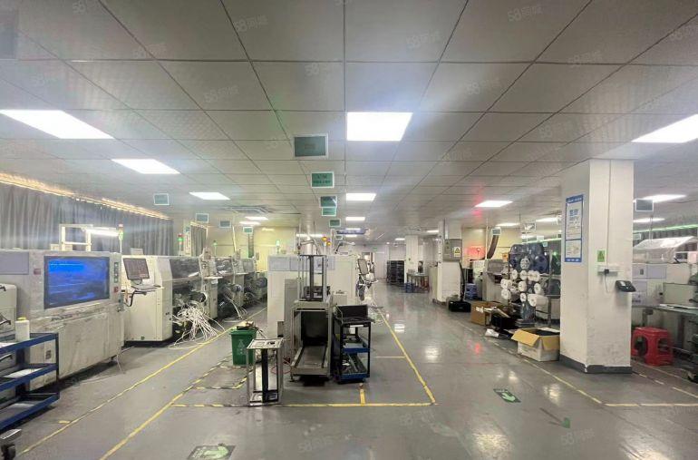 塘厦新空一手房东近深圳楼上900平方，豪华装修厂房出租可分租