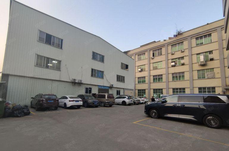 塘厦大坪新出楼上1900平标准厂房出租，带精装修前台办公室