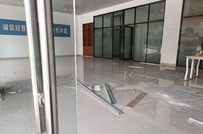 塘厦浦心湖门面一楼300平仓库厂房出租，精装修 主干道人流旺