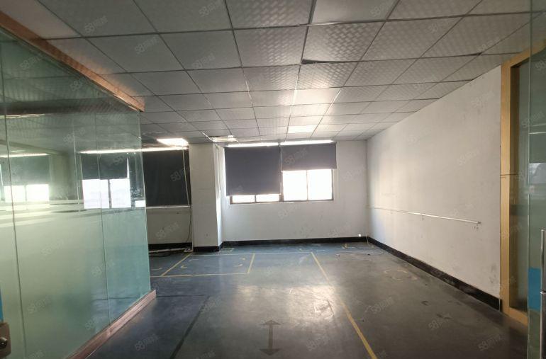 塘厦高速口新出原房东楼上1000平精装修厂房仓库出租，可分租