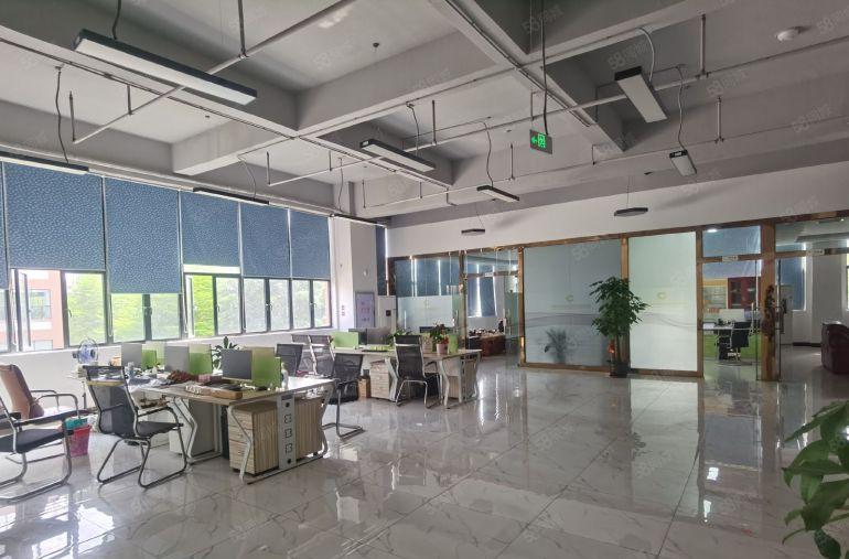 塘厦中心清湖头新出原房东楼上1000平厂房仓库出租，拎包生产