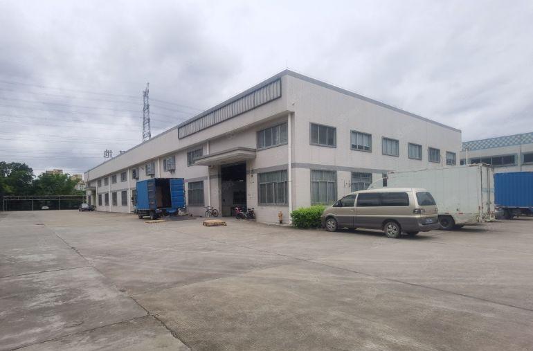 塘厦镇田心新出1500平独栋单一层厂房，滴水8米，现成行车