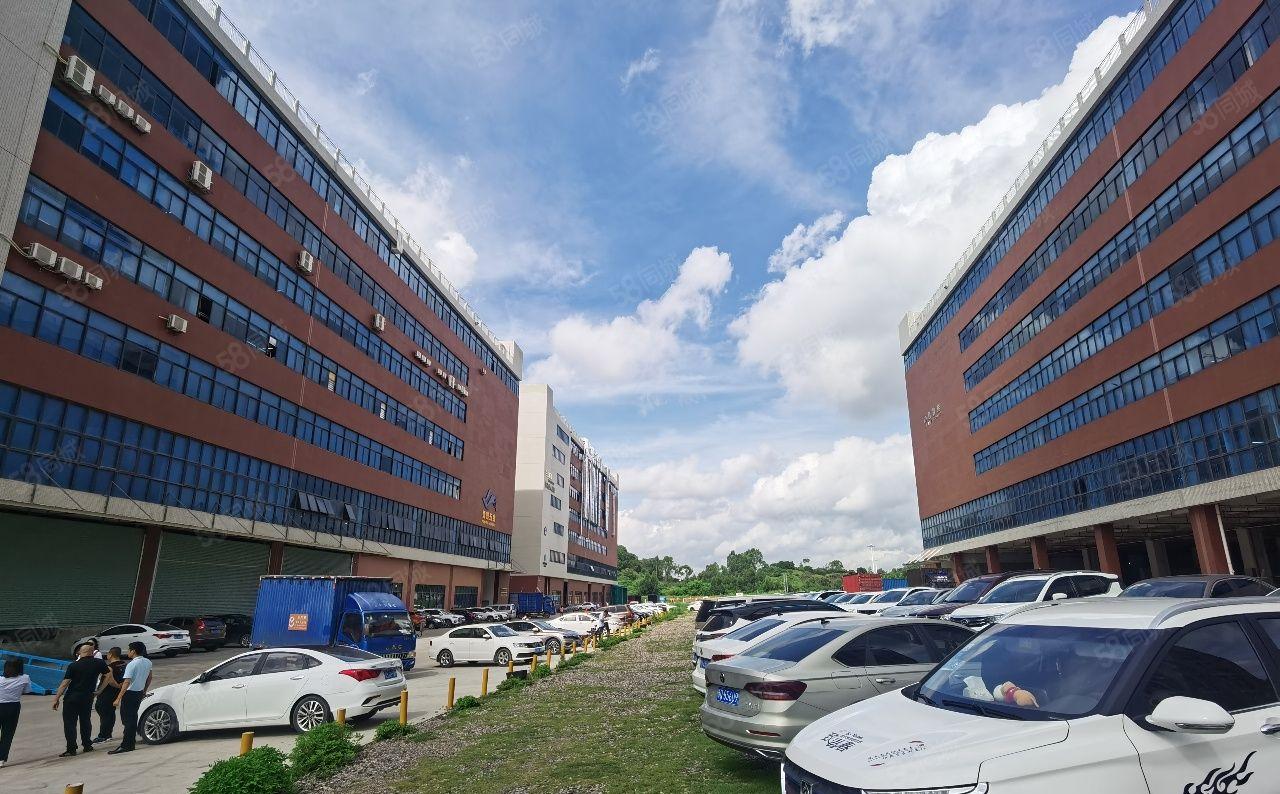 塘厦中心石鼓新出村委楼上4800平厂房仓库出租，形象好空地大