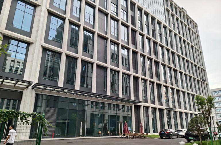 15元起靠深圳观澜花园式带装修1800平方米厂房出租分租